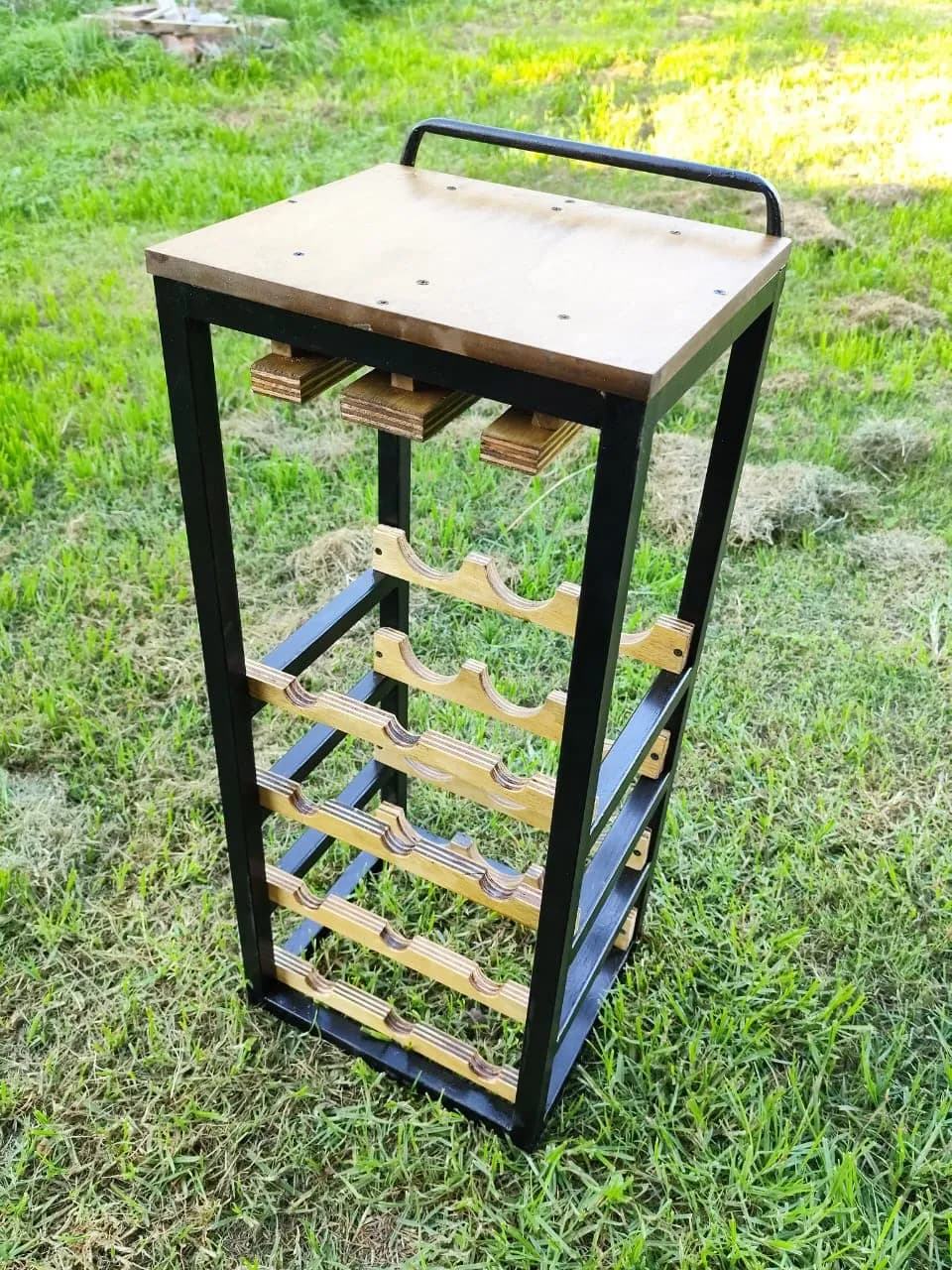 Vinoteca de Hierro y Madera con Porta Copas